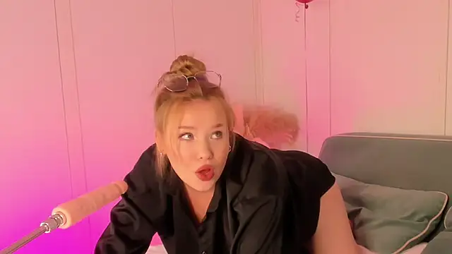 Snapshot of AgnesMilns chatting on December 12, 2024, 8:36 am AgnesMilns online show from December 12, 2024, 8:36 am