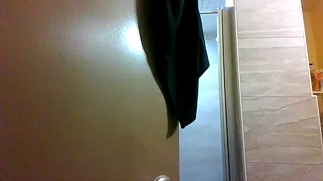 Snapshot of LuckiXCX chatting on February 10, 2026, 12:53 am LuckiXCX online show from February 10, 2026, 12:53 am