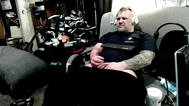 TwoFarty240 online show from March 26, 2026, 6:50 pm