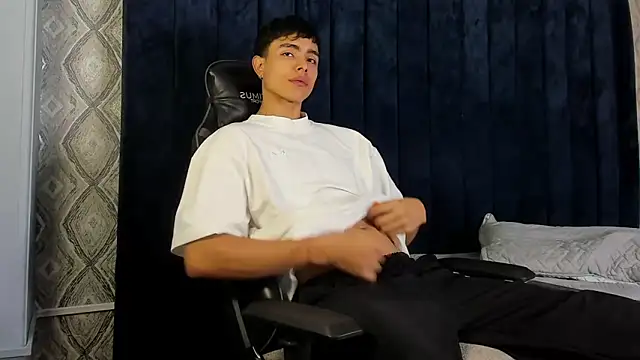 JoshRashfordd online show from March 19, 2025, 12:01 pm