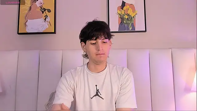 sett and gwen online show from April 15, 2026, 5:24 am