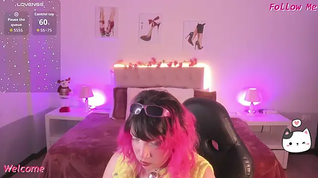 lady noize online show from December 16, 2025, 7:51 pm