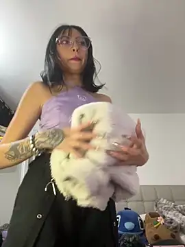 Snapshot of Any_Roussee chatting on September 18, 2025, 11:41 pm Any Roussee online show from September 18, 2025, 11:41 pm