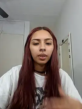 Snapshot of Jazmin-Cerezita chatting on October 24, 2025, 10:53 pm Jazmin-Cerezita online show from October 24, 2025, 10:53 pm