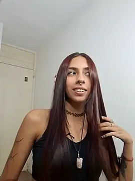 Snapshot of Jazmin-Cerezita chatting on February 6, 2026, 10:06 pm Jazmin-Cerezita online show from February 6, 2026, 10:06 pm