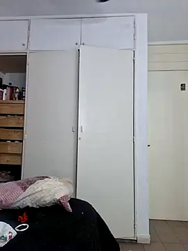 Snapshot of Jazmin-Cerezita chatting on October 17, 2025, 10:55 pm Jazmin-Cerezita online show from October 17, 2025, 10:55 pm