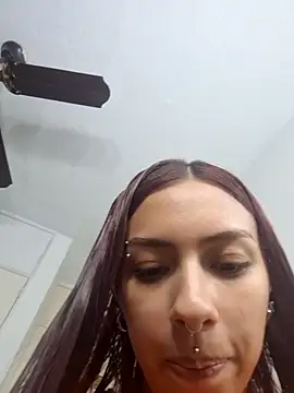 Snapshot of Jazmin-Cerezita chatting on October 26, 2025, 8:09 pm Jazmin-Cerezita online show from October 26, 2025, 8:09 pm