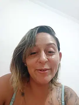 baixinhaloira online show from January 22, 2025, 3:20 am