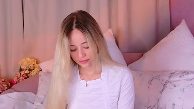 Snapshot of STELLA_RICH chatting on September 15, 2025, 9:15 pm STELLA RICH online show from September 15, 2025, 9:15 pm