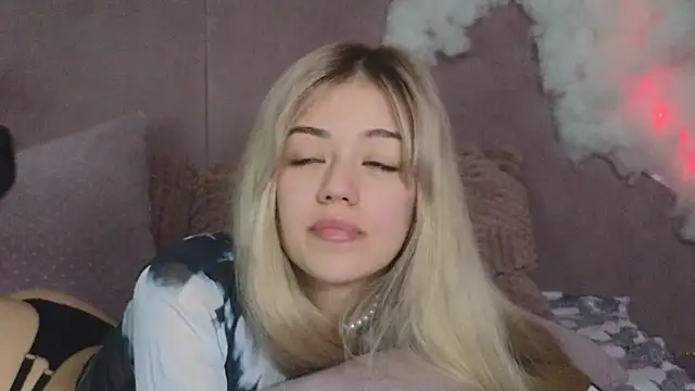Snapshot of STELLA_RICH chatting on February 22, 2025, 9:04 pm STELLA RICH online show from February 22, 2025, 9:04 pm
