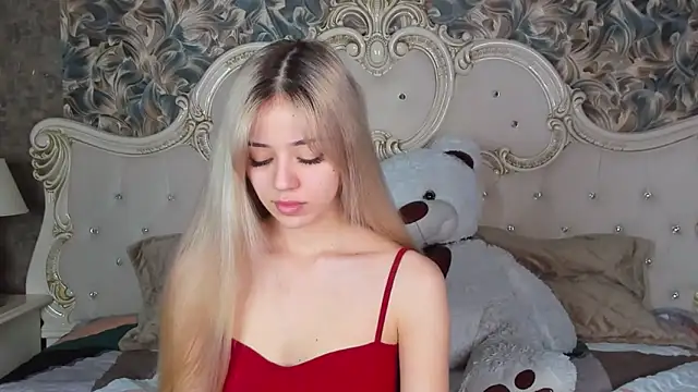 Snapshot of STELLA_RICH chatting on March 4, 2025, 9:00 pm STELLA RICH online show from March 4, 2025, 9:00 pm