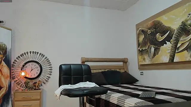 mr stiven  online show from May 20, 2026, 3:03 am