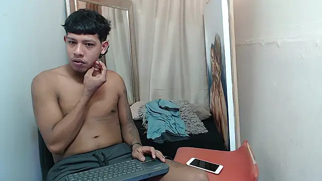 mr stiven  online show from November 15, 2025, 3:10 am