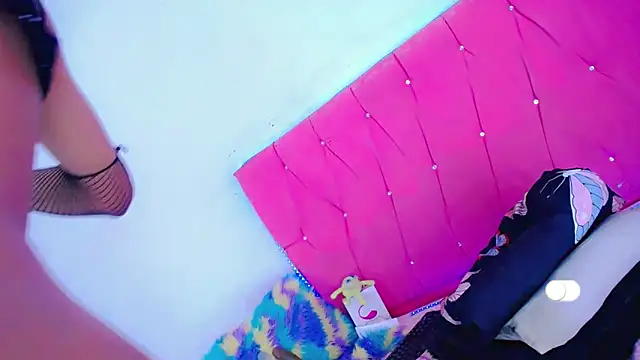 Theylor Rouse online show from October 12, 2025, 10:00 pm