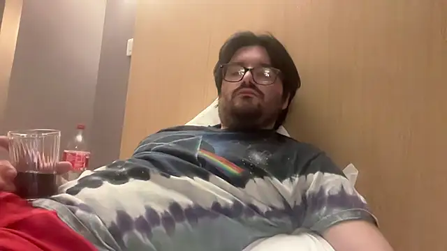 underthesun16 online show from April 19, 2026, 11:51 pm