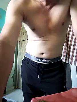 Snapshot of Smarterboytravel chatting on March 18, 2025, 8:39 am Smarterboytravel online show from March 18, 2025, 8:39 am