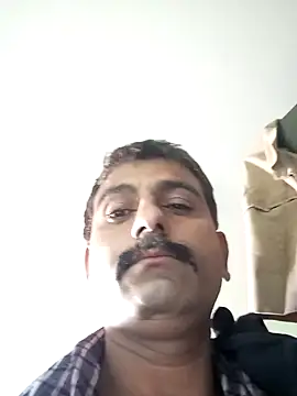 Snapshot of Smarterboytravel chatting on December 13, 2024, 9:13 am Smarterboytravel online show from December 13, 2024, 9:13 am