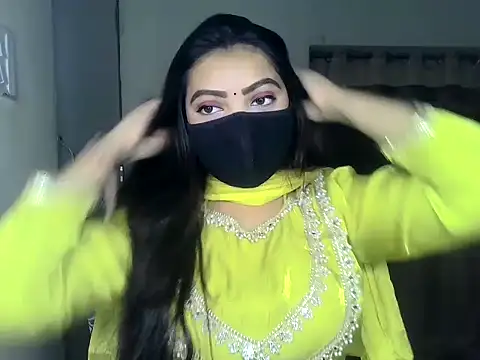 Snapshot of ishi_Beauty chatting on April 10, 2026, 5:25 am ishi Beauty online show from April 10, 2026, 5:25 am