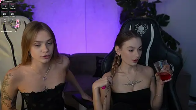 Snapshot of Ewa_Pearl chatting on November 11, 2025, 3:51 pm Ewa Pearl online show from November 11, 2025, 3:51 pm