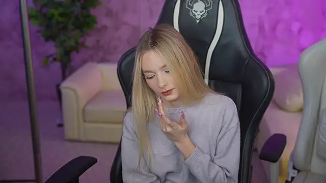 Snapshot of Ewa_Pearl chatting on March 2, 2025, 7:43 am Ewa Pearl online show from March 2, 2025, 7:43 am