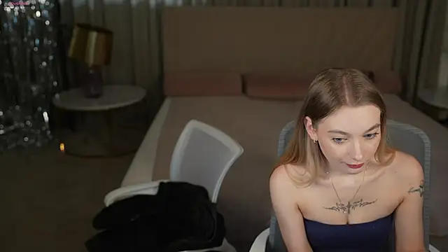 Snapshot of Ewa_Pearl chatting on November 18, 2025, 11:24 am Ewa Pearl online show from November 18, 2025, 11:24 am