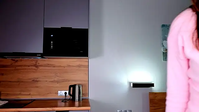 Snapshot of shellikeangel chatting on April 15, 2026, 3:38 pm shellikeangel online show from April 15, 2026, 3:38 pm