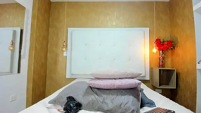 Snapshot of Milaspetite chatting on January 16, 2026, 9:52 pm Milaspetite online show from January 16, 2026, 9:52 pm