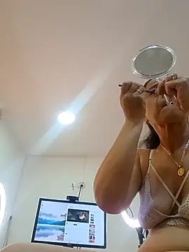 sasi luna online show from November 20, 2025, 2:07 pm