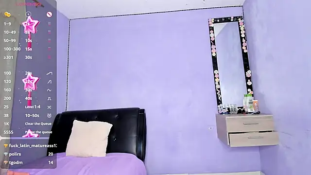 Snapshot of Jenny_Evans82 chatting on February 21, 2025, 8:51 am Jenny Evans82 online show from February 21, 2025, 8:51 am