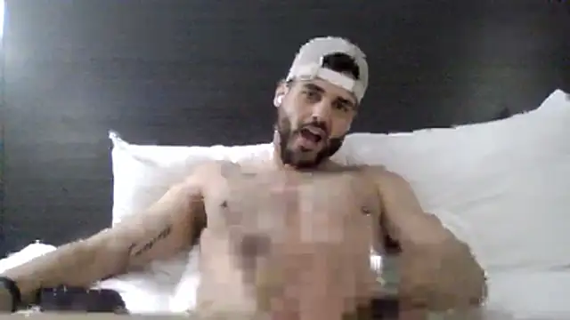 Snapshot of Strokeking4u chatting on February 18, 2026, 10:50 pm Strokeking4u online show from February 18, 2026, 10:50 pm