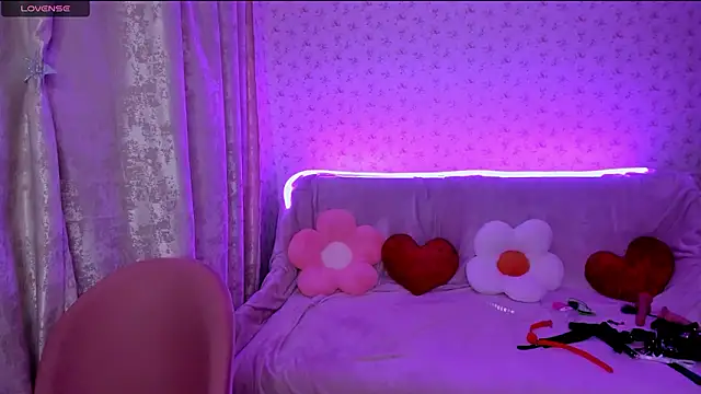 Snapshot of Carry_magic chatting on March 6, 2026, 7:31 pm Carry magic online show from March 6, 2026, 7:31 pm