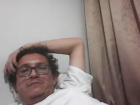 Bombi22 online show from November 2, 2025, 6:07 am