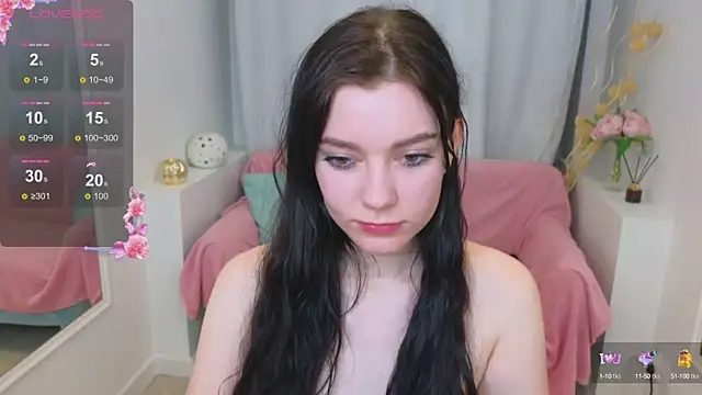 Lana  Cute  online show from February 25, 2025, 6:55 pm