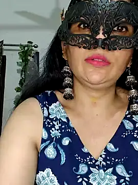 Snapshot of sexy_bhabhi69 chatting on May 5, 2026, 5:38 pm sexy bhabhi69 online show from May 5, 2026, 5:38 pm