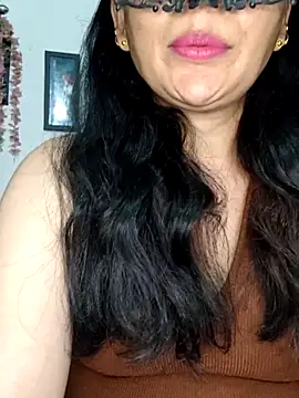 Snapshot of sexy_bhabhi69 chatting on April 15, 2026, 5:50 pm sexy bhabhi69 online show from April 15, 2026, 5:50 pm