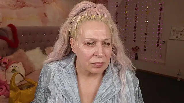 Penelope Pinky online show from March 11, 2025, 2:40 pm