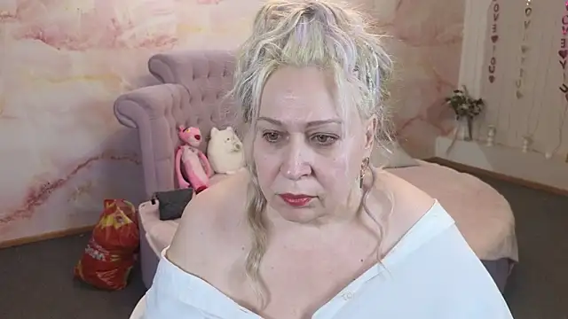 Snapshot of Penelope_Pinky chatting on February 9, 2026, 10:24 am Penelope Pinky online show from February 9, 2026, 10:24 am