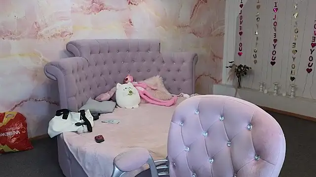 Penelope Pinky online show from September 9, 2025, 3:49 am