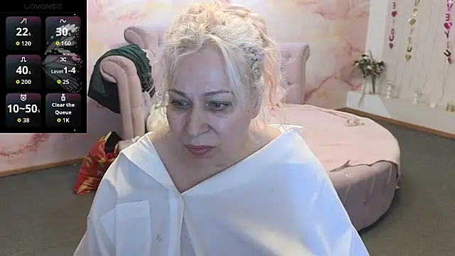 Snapshot of Penelope_Pinky chatting on April 3, 2026, 11:38 am Penelope Pinky online show from April 3, 2026, 11:38 am