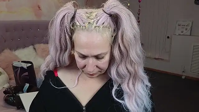 Penelope Pinky online show from March 7, 2025, 8:22 pm