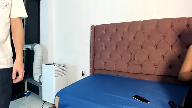 Snapshot of lau_hotfox chatting on December 22, 2025, 12:44 am lau hotfox online show from December 22, 2025, 12:44 am