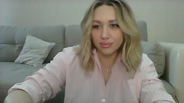 Snapshot of VickyLove047 chatting on September 18, 2025, 6:38 am VickyLove047 online show from September 18, 2025, 6:38 am