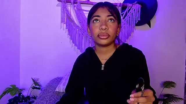 Snapshot of anais_tgn chatting on October 21, 2025, 12:04 pm anais tgn online show from October 21, 2025, 12:04 pm