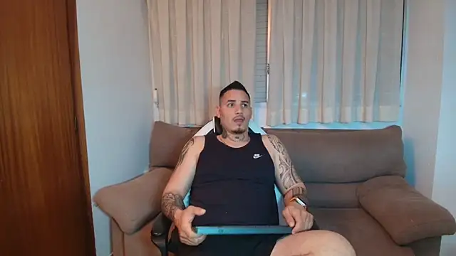 Snapshot of Geishastudios chatting on April 5, 2026, 11:28 am Geishastudios online show from April 5, 2026, 11:28 am