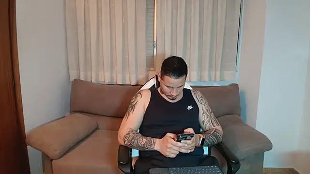 Snapshot of Geishastudios chatting on March 31, 2026, 12:18 pm Geishastudios online show from March 31, 2026, 12:18 pm