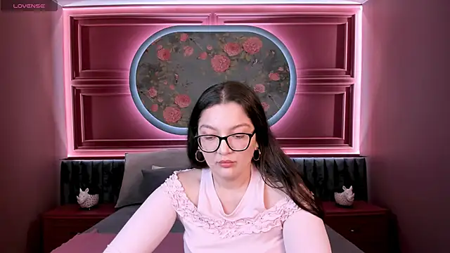 ZarifaBev online show from November 5, 2025, 9:51 pm