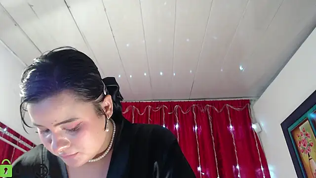 Snapshot of CassandraBaby_ chatting on March 8, 2025, 12:11 am CassandraBaby online show from March 8, 2025, 12:11 am