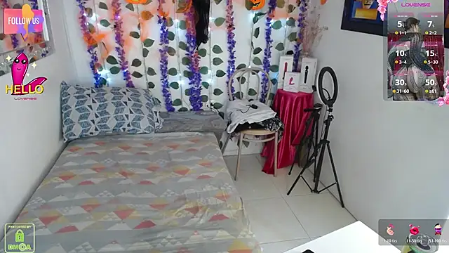 CassandraBaby  online show from October 24, 2025, 7:24 pm