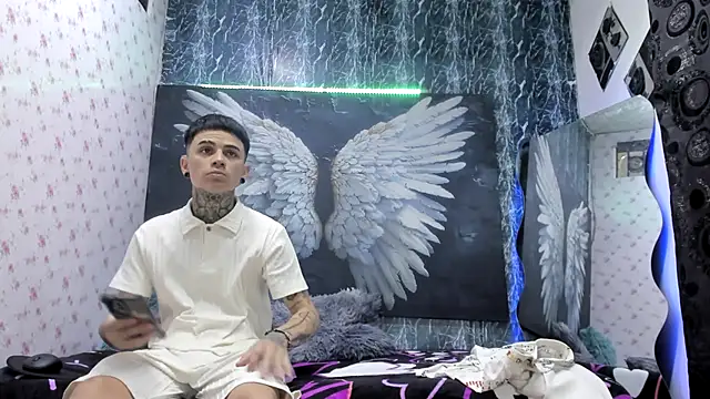 exotic hot couple online show from March 9, 2026, 10:02 pm