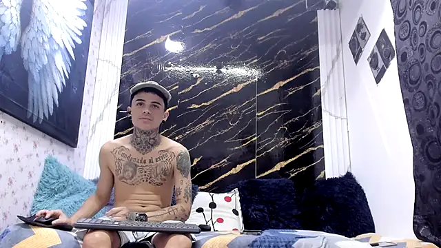 Snapshot of exotic_hot_couple chatting on June 25, 2026, 8:58 pm exotic hot couple online show from June 25, 2026, 8:58 pm